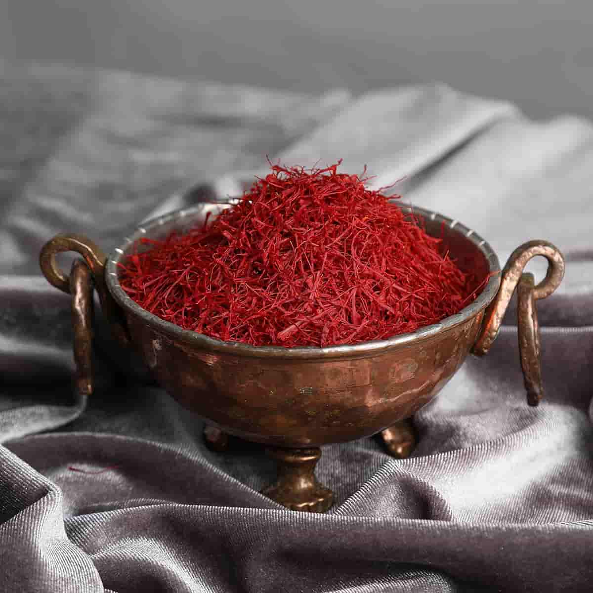 تصویر 3 از زعفران صادراتی قائنات دسته های دستچین و انتخاب شده